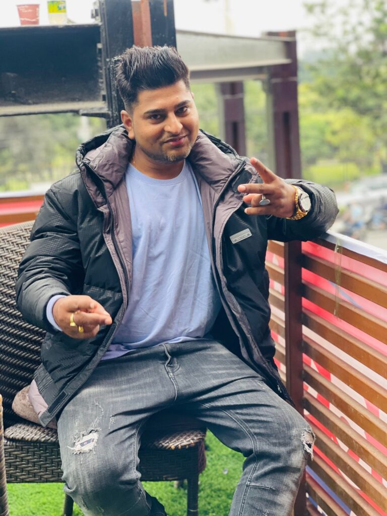 Killer pose of Mr. Universe