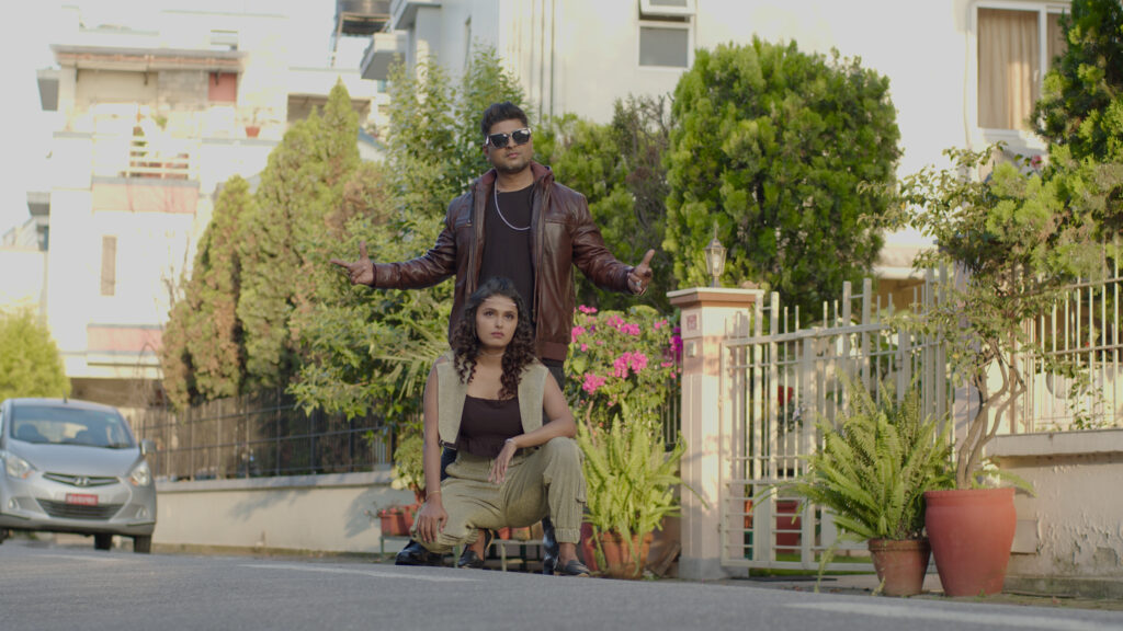 Poster posture of Glamour Song