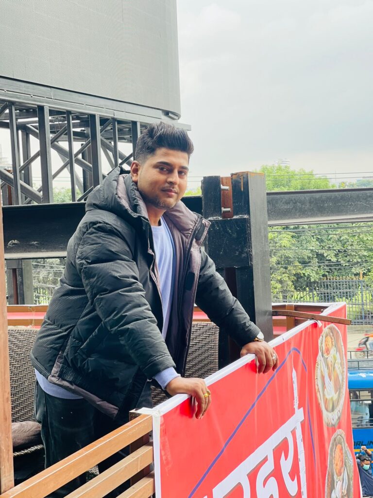 Standing pose of Mr Universe