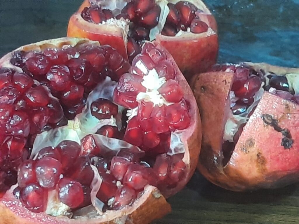 Health Benefits of eating Pomegranate